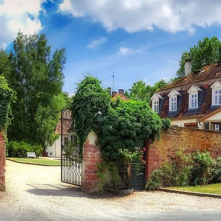 Jagdschloss Moenchbruch Otel 3*