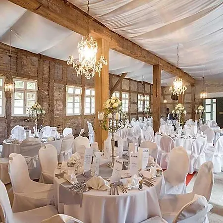 Hotel Jagdschloss Moenchbruch 3*