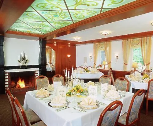 Jagdschloss Moenchbruch 호텔 모르펠덴발도르프