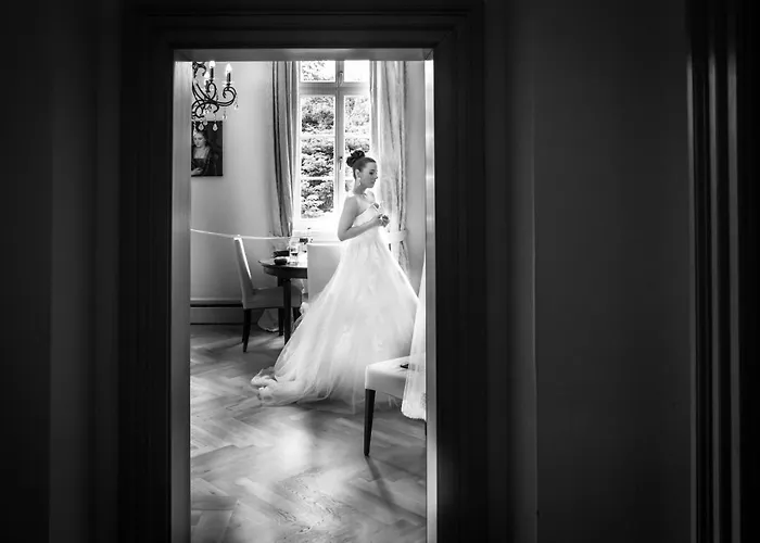 Jagdschloss Moenchbruch 호텔 모르펠덴발도르프