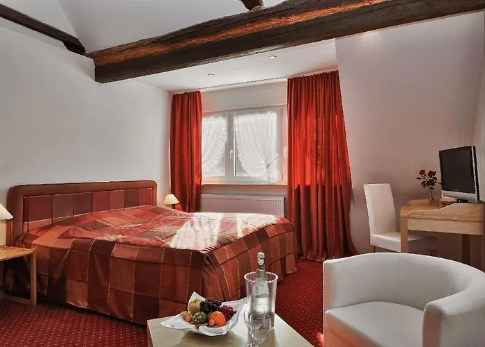 Jagdschloss Moenchbruch 호텔 모르펠덴발도르프